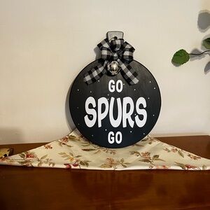 San Antonio Spurs Black and White Wall Decor with Checkered Bow